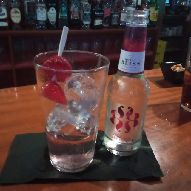 Gin Tonic Rosa