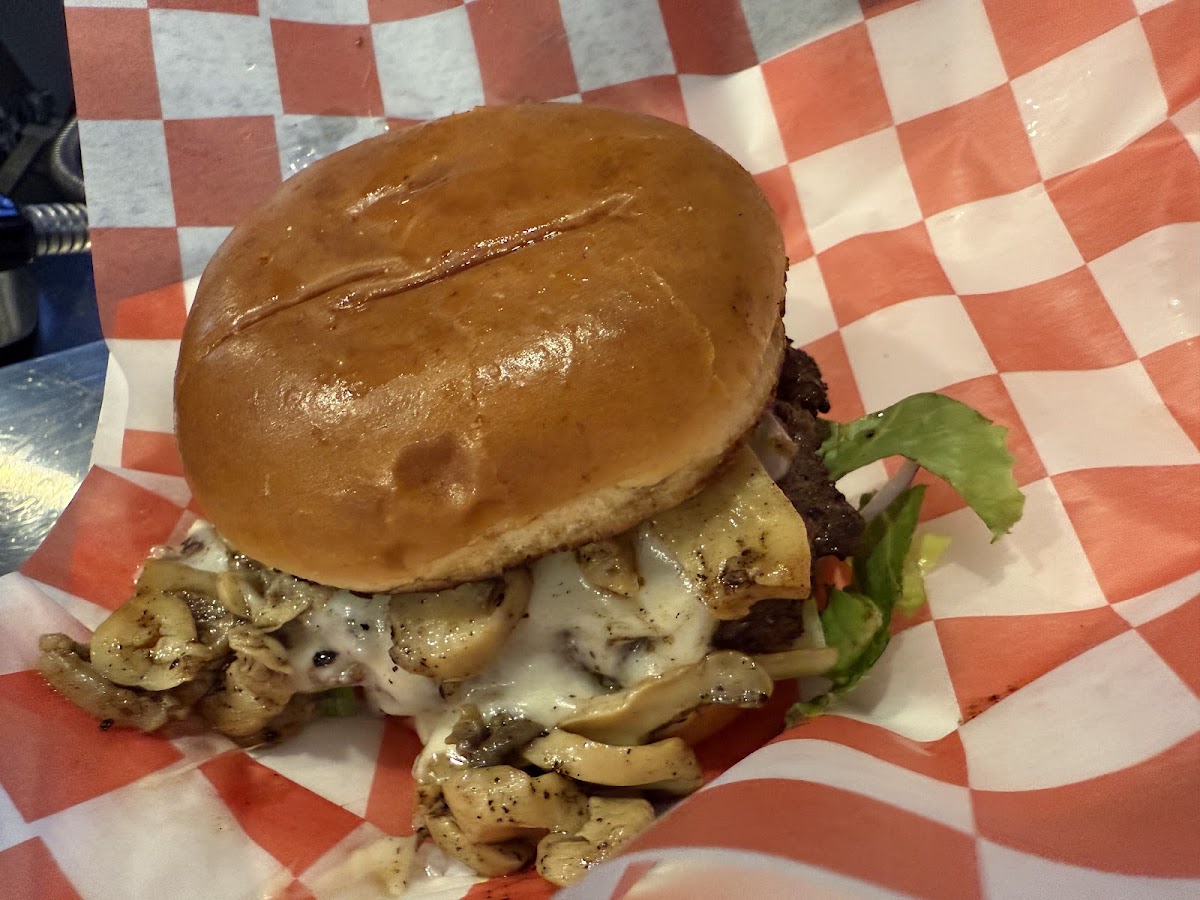 Hangry Hobo’s Pub & Grub Photo 3