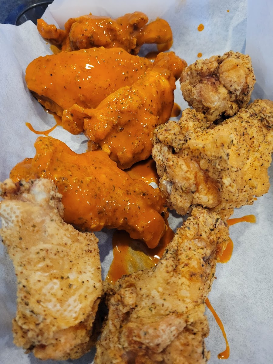 Hangry Hobo’s Pub & Grub Photo 9
