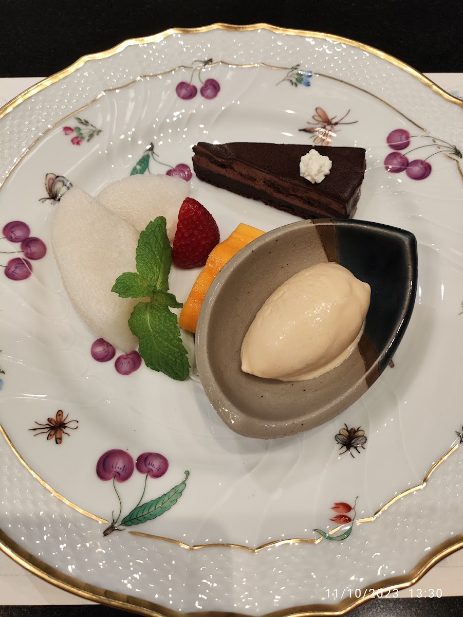 Ebeya Steak House Photo 10