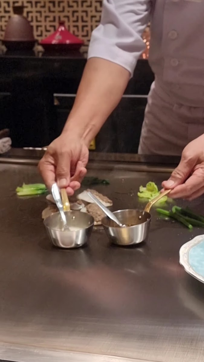 Ebeya Steak House Photo 2