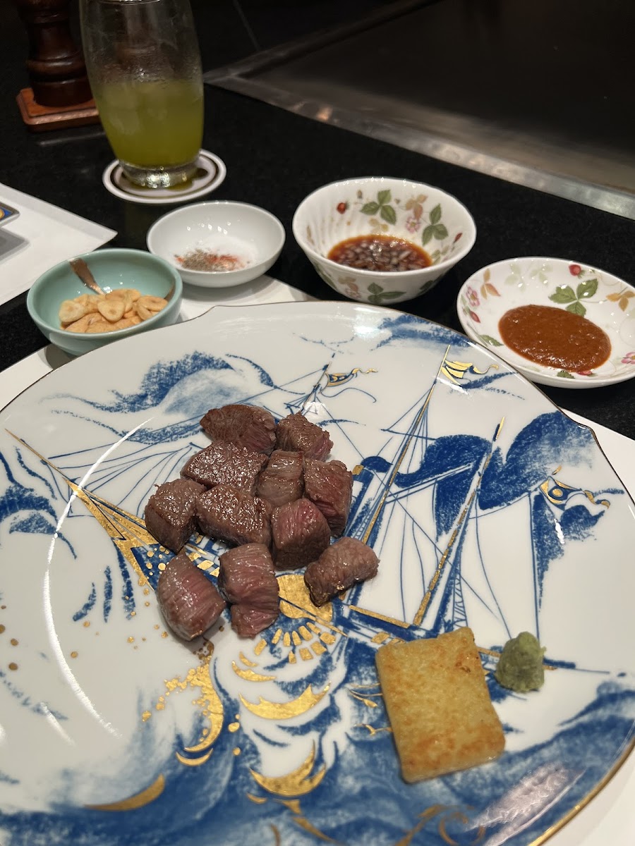 Ebeya Steak House Photo 5