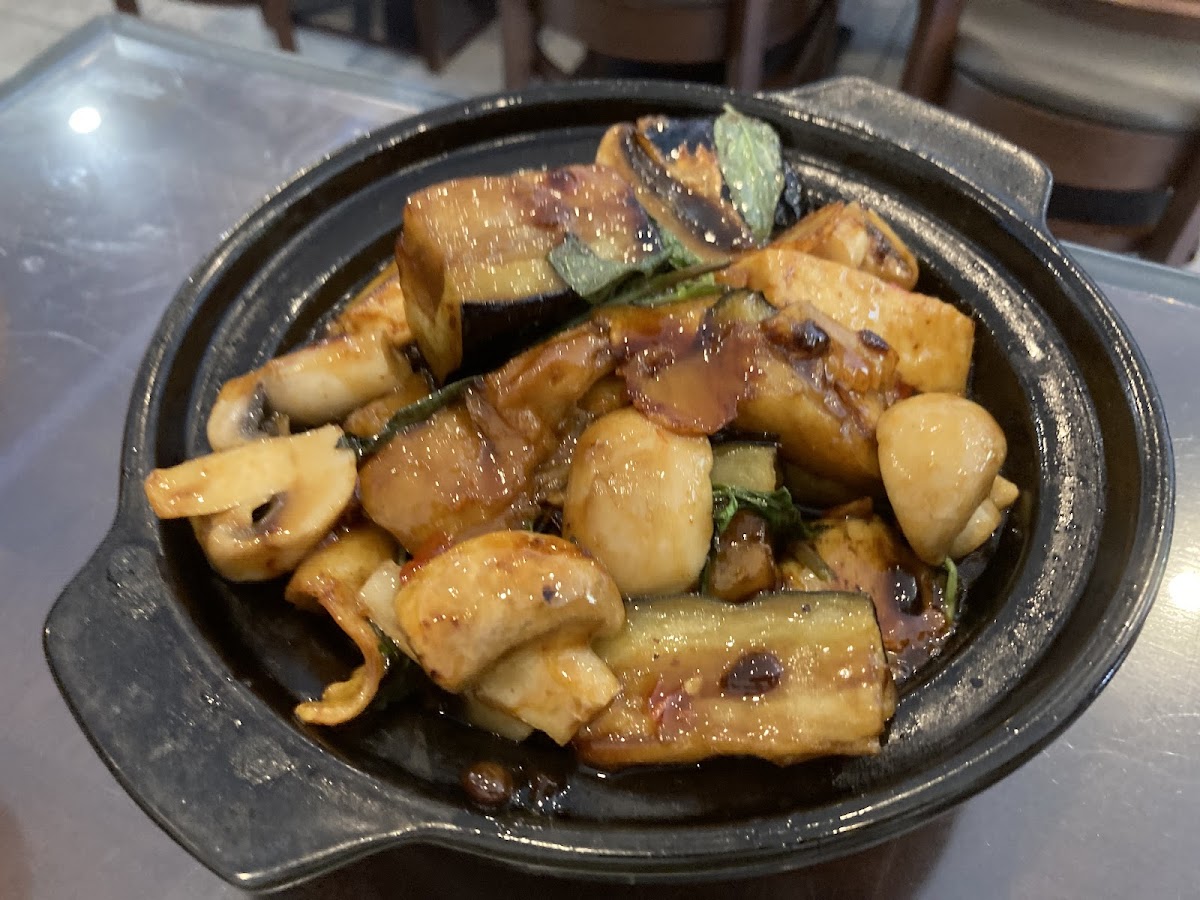 Simple Asian Vegetarian Cuisine Photo 10