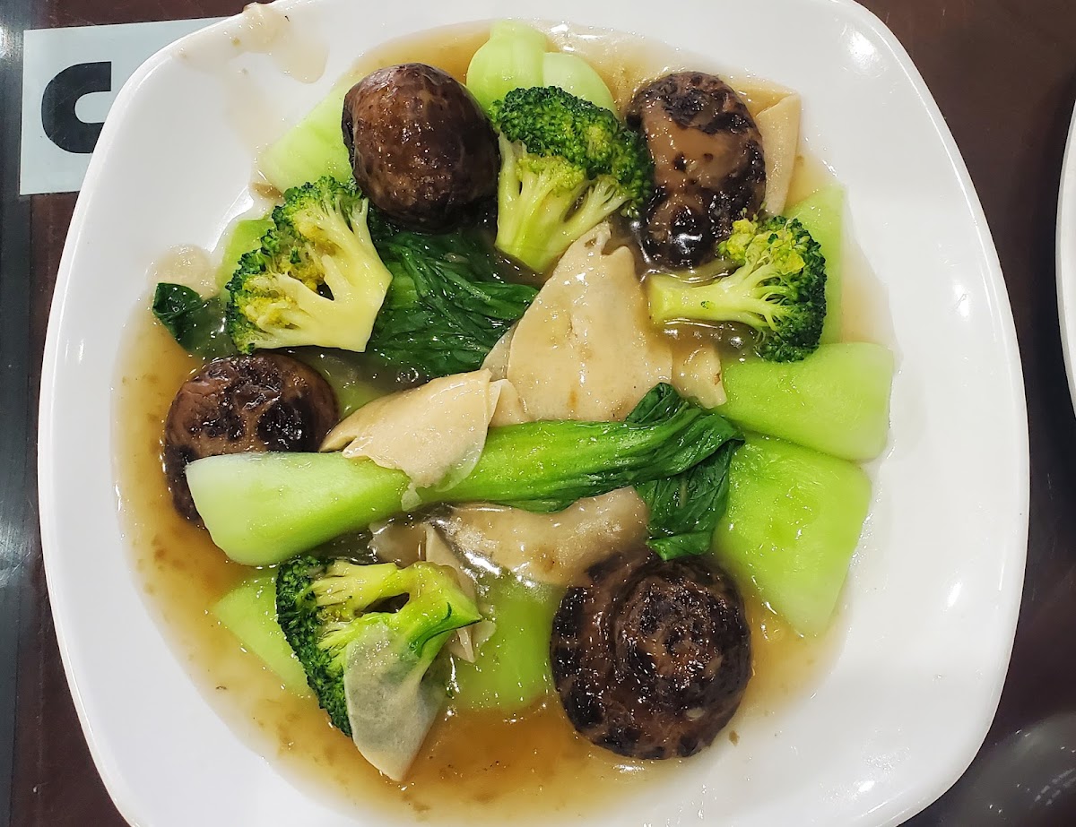 Simple Asian Vegetarian Cuisine Photo 4