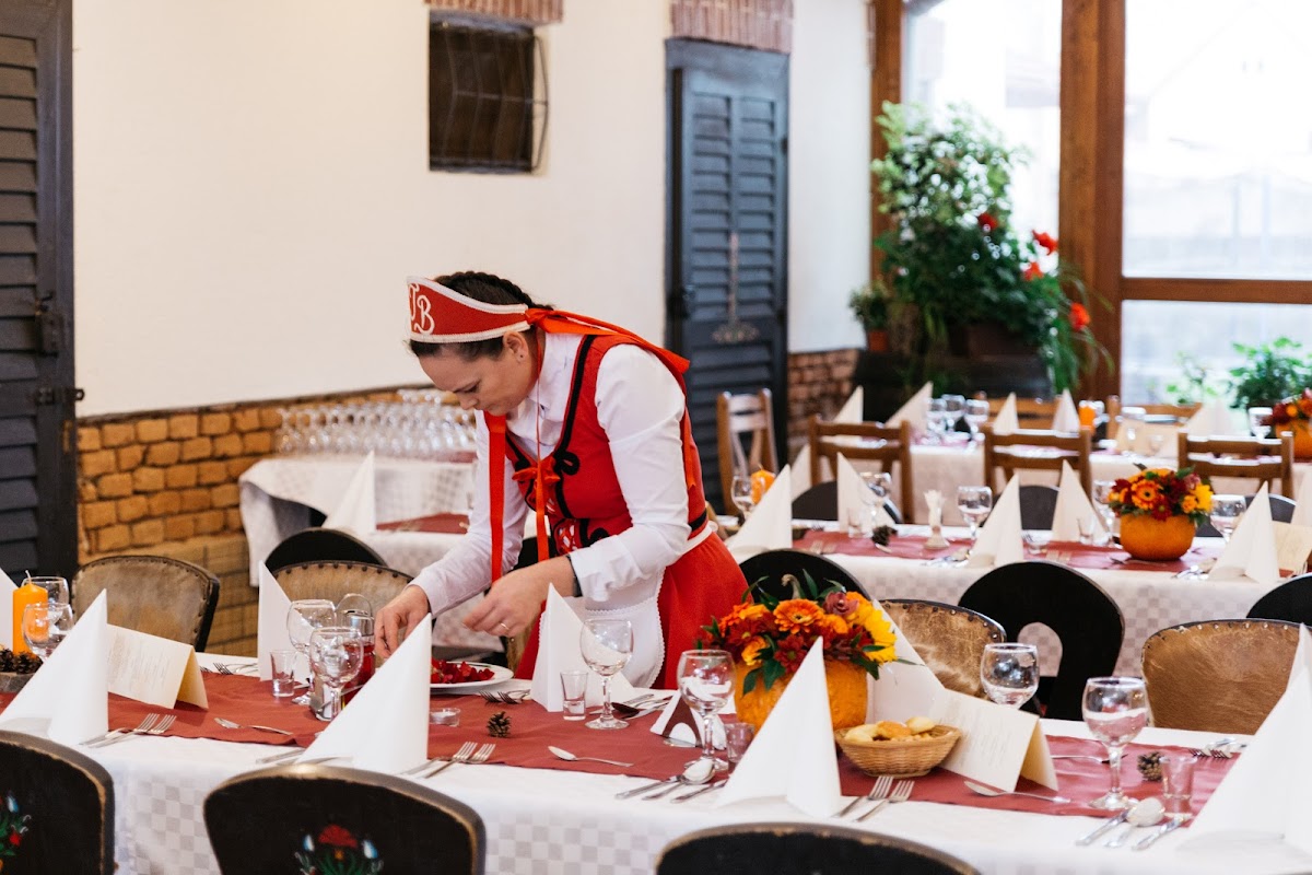 Tamas Bistro