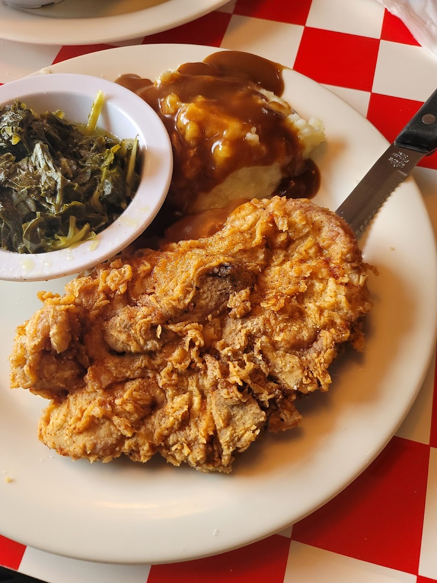 Mac's Diner Photo 6