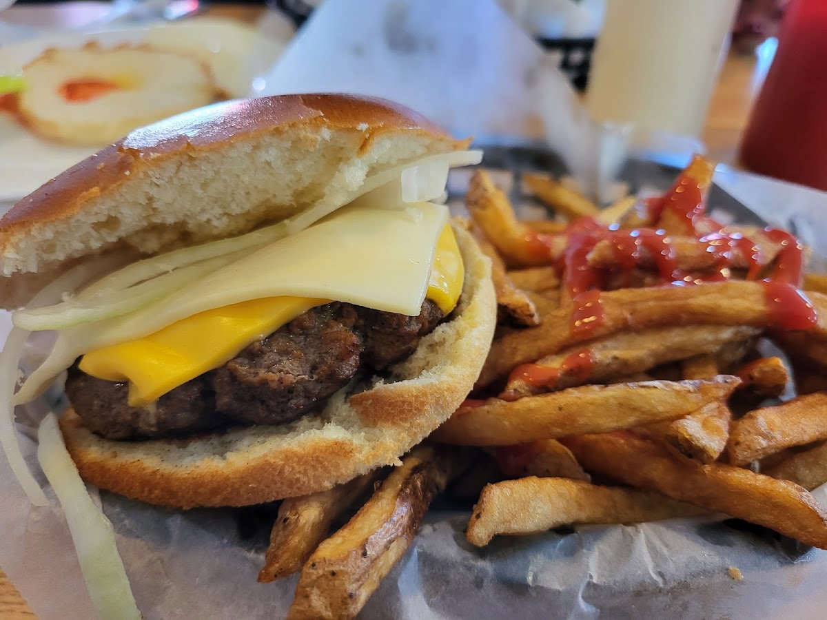 Mac's Diner Photo 8