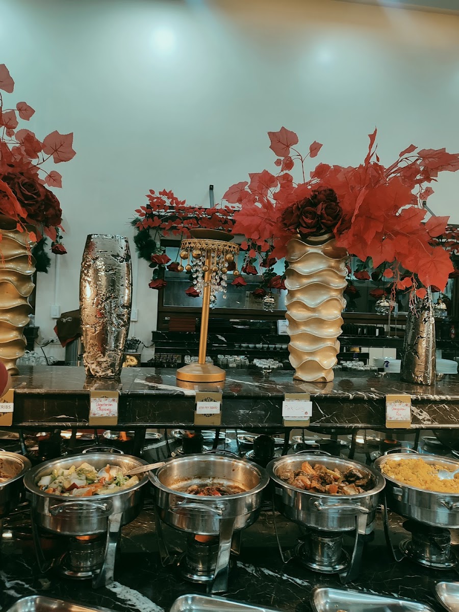 Tessie's Grills & Roasters Restaurant (TG&R) Photo 6