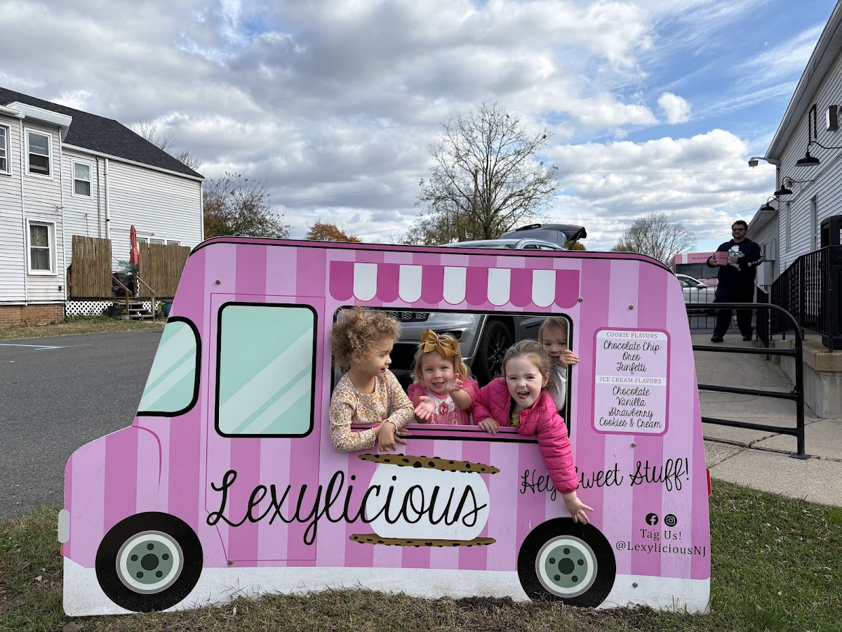 Lexylicious Ice Cream Cafe | New Jersey Photo 4