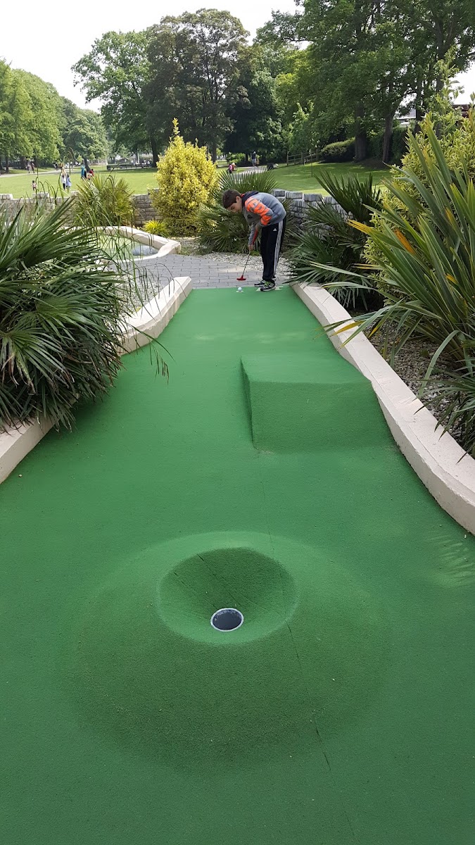 Extreme Motion Cafe end Mini Golf Photo 2