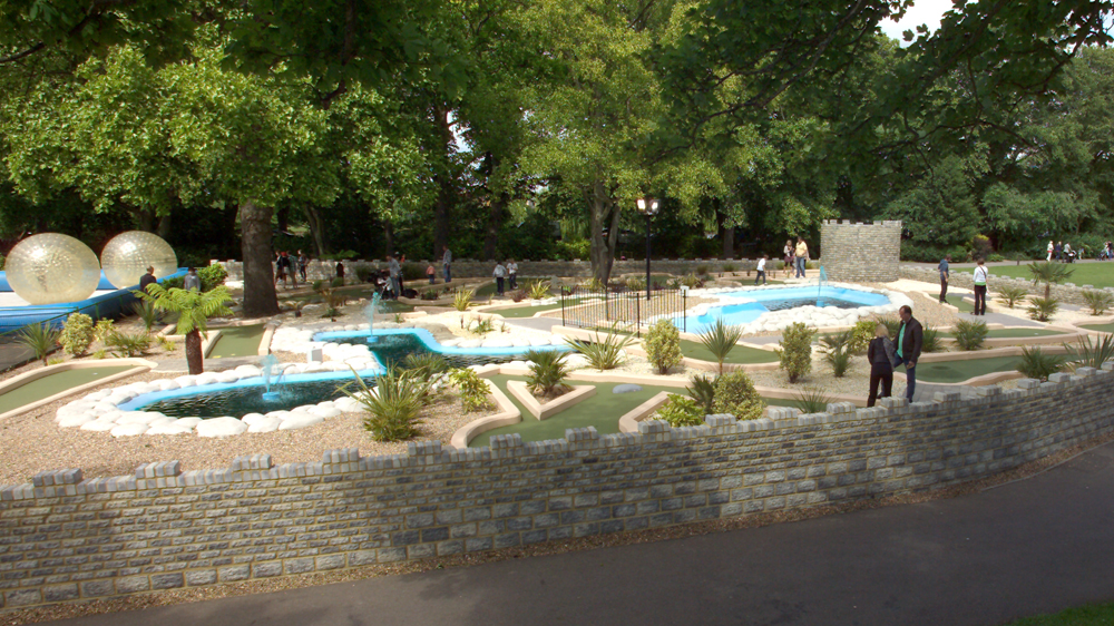 Extreme Motion Cafe end Mini Golf Photo 3