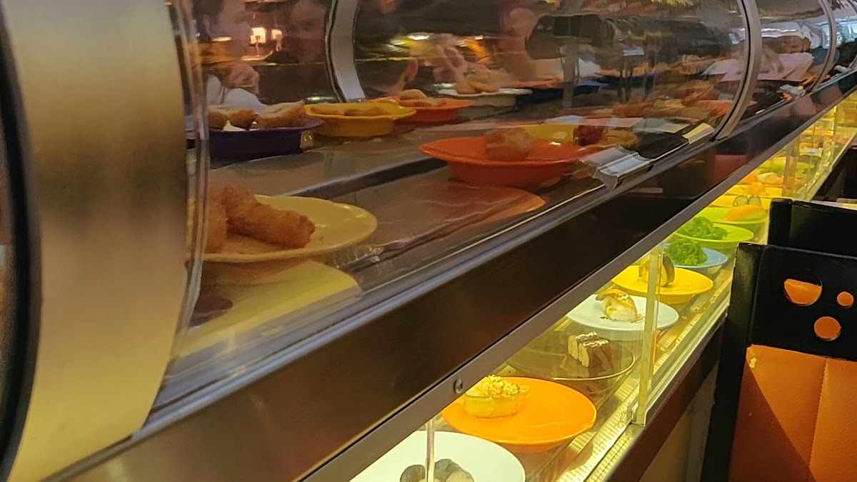 Hokkaido Running Sushi Restaurant Photo 2