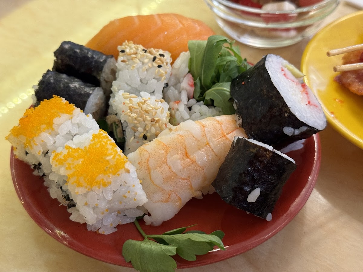 Hokkaido Running Sushi Restaurant Photo 3