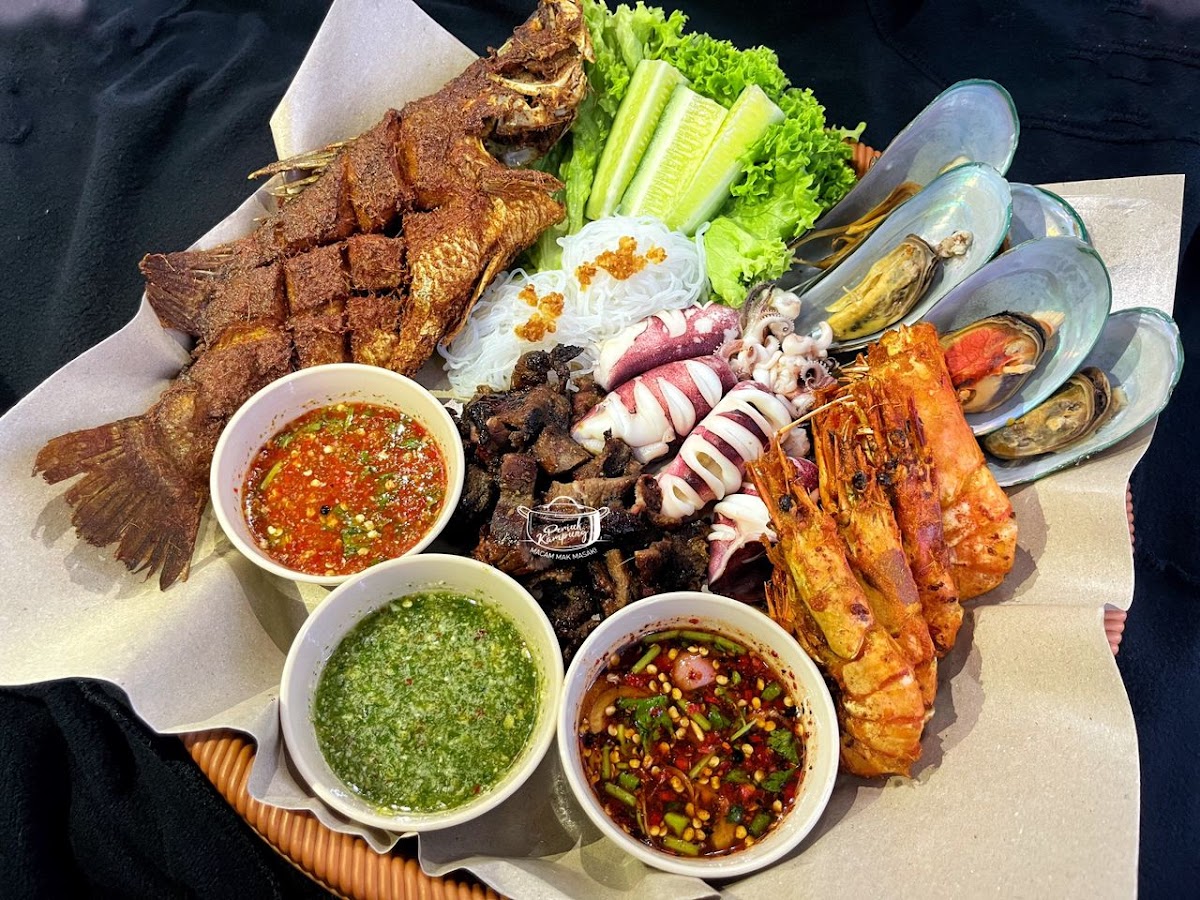 Restoran Periuk Kampung Photo 3