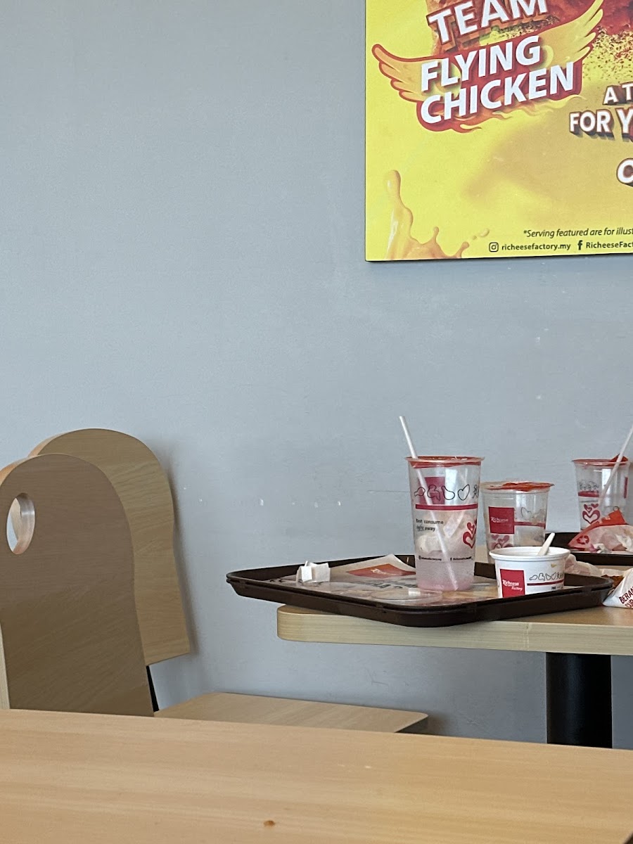 Richeese Factory KTCC Mall Photo 5