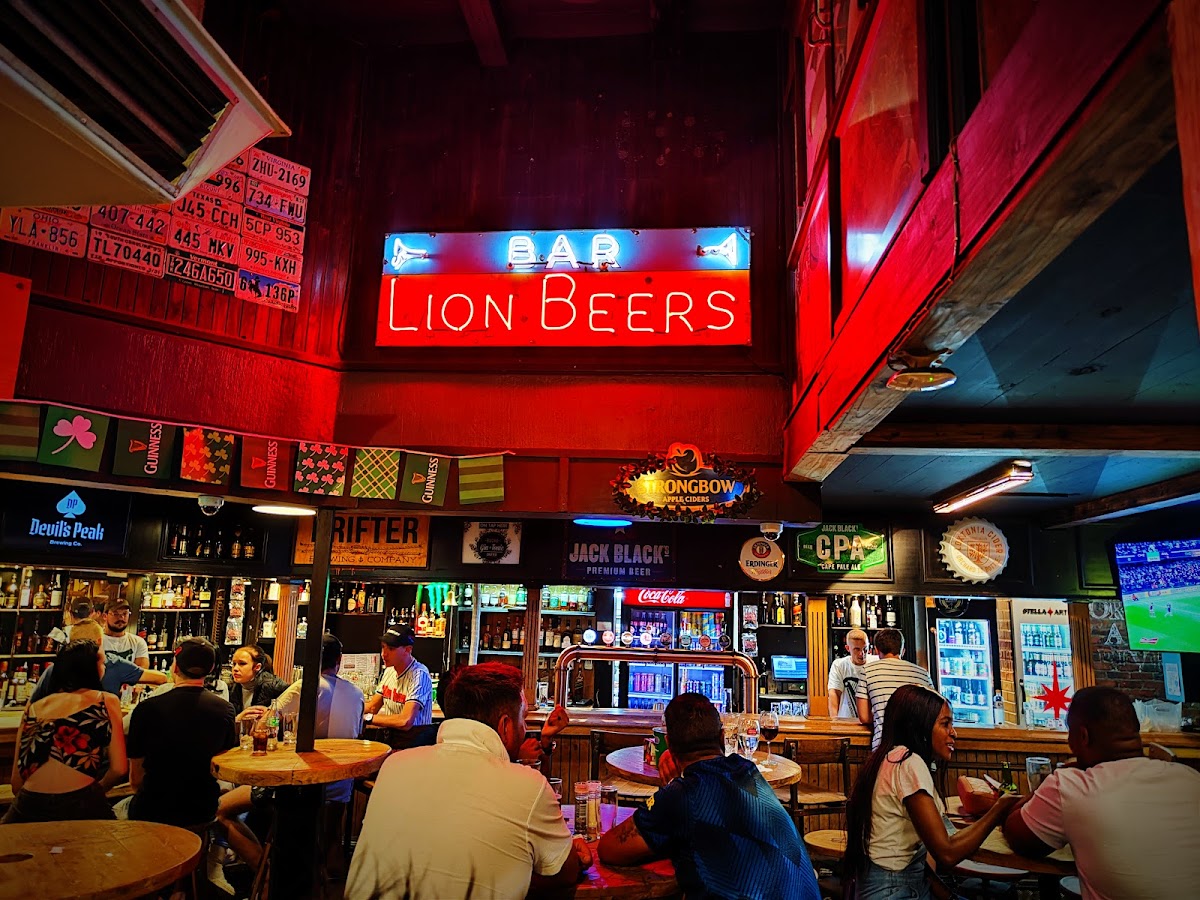 Horse And River Pub & Grill Photo 4