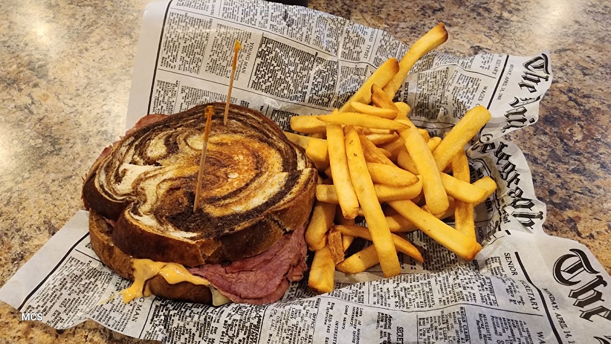 The Dawg Haus Bar and Grill Photo 9
