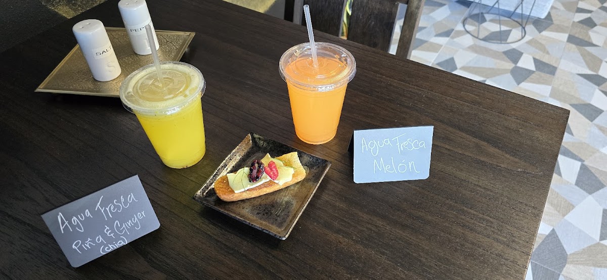 3 Caprichos Cafe Photo 7