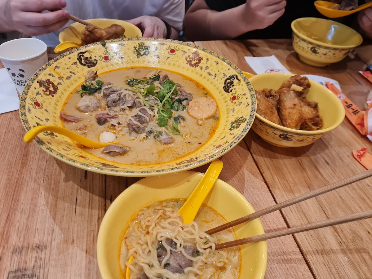 Golden Roc Hot Pot 麻辣鲜生 Photo 5
