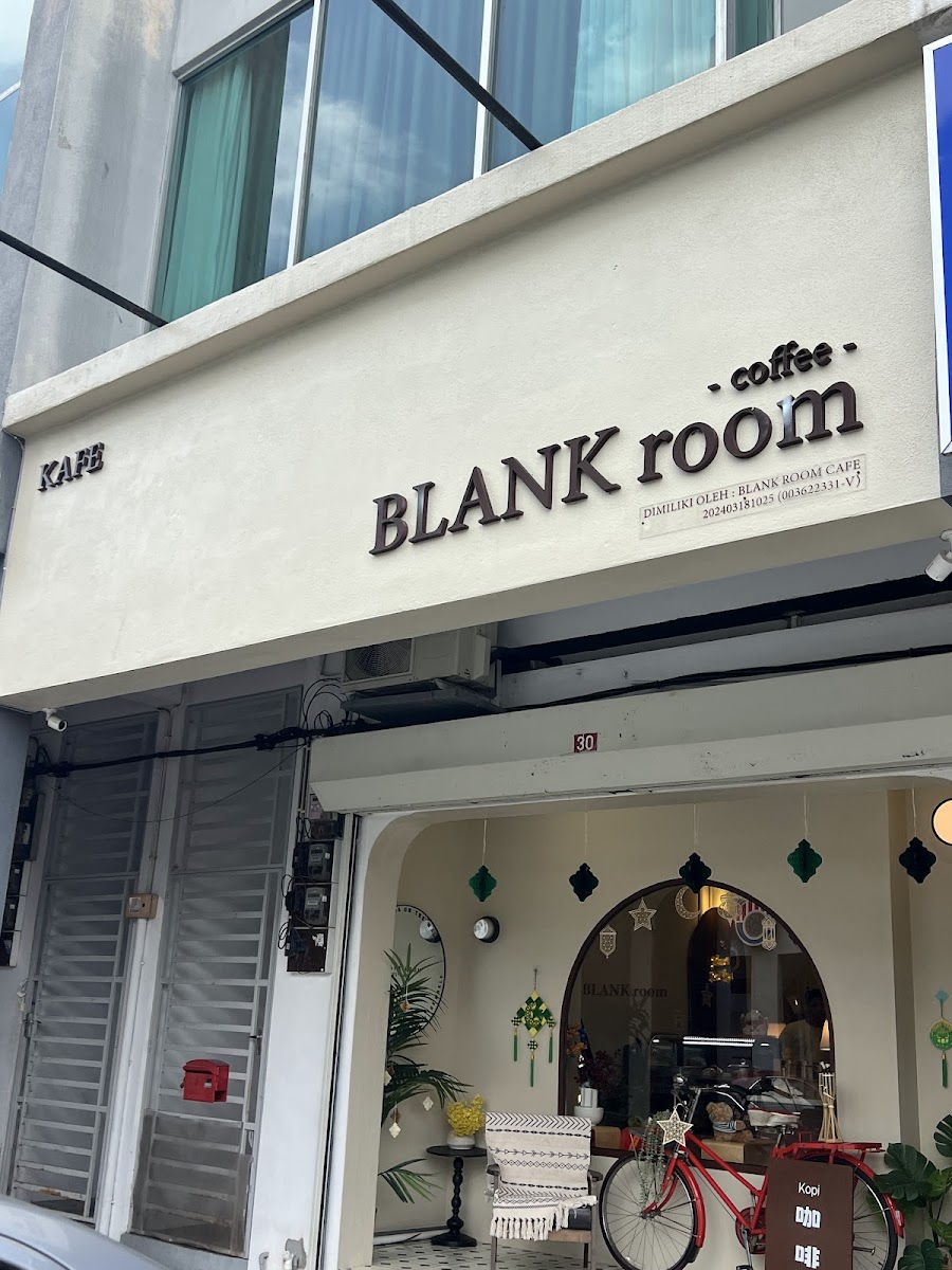 BLANKroom