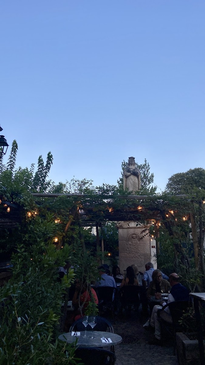 Le Café Castillon Photo 4
