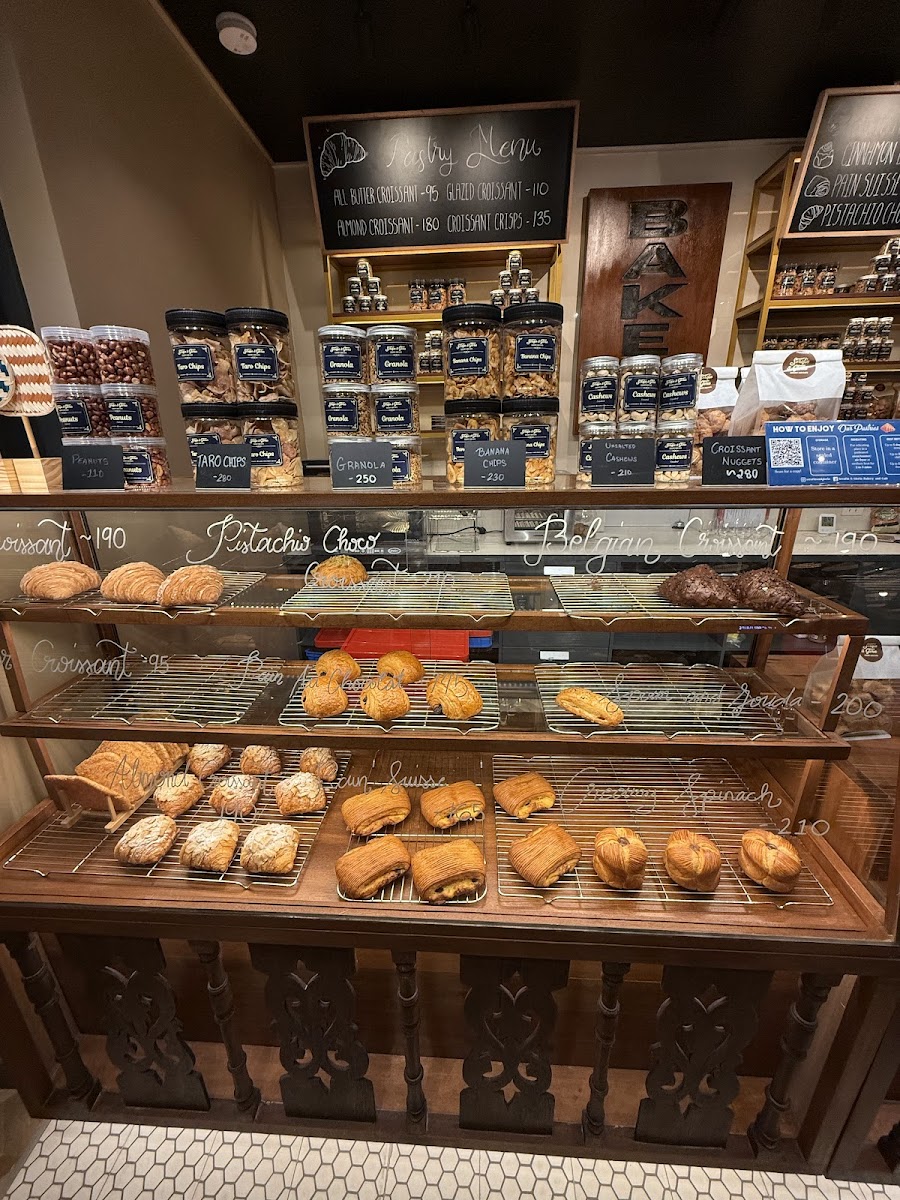 Serafin & Gloria Bakery and Cafe Photo 1