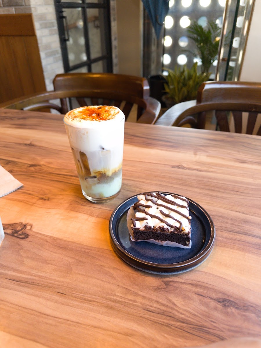 Serafin & Gloria Bakery and Cafe Photo 5