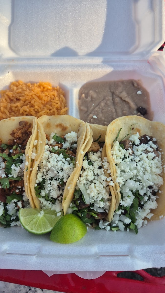 Tacos Mi Pueblo Photo 3