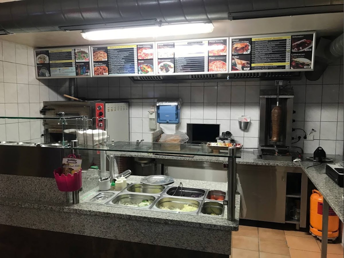 Neuhütter pizza & kebap haus Photo 3