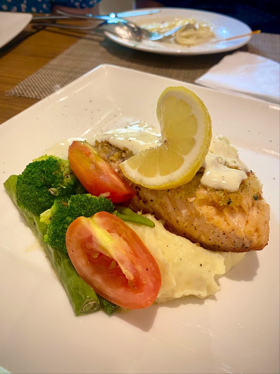 Salt Resto at Widus Hotel and Casino Clark Photo 5