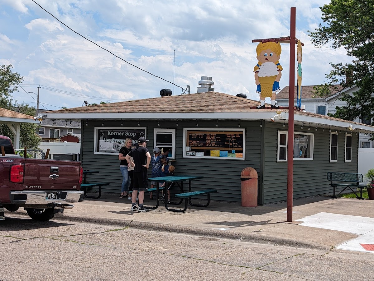 Korner Stop Ice Cream Shop Photo 3