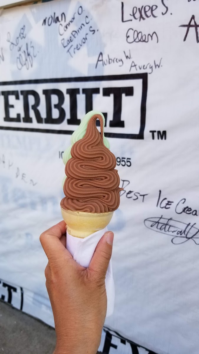 Korner Stop Ice Cream Shop Photo 8