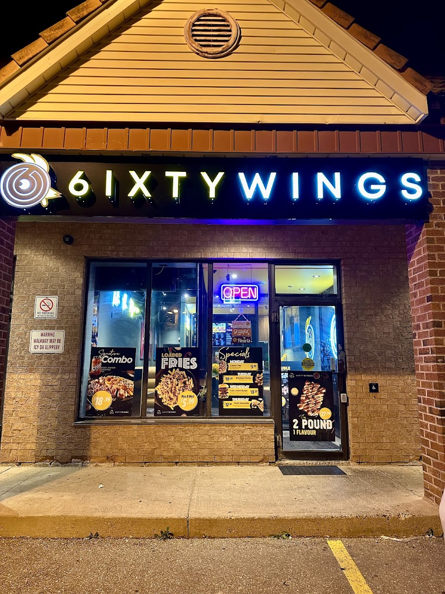 6IXTY WINGS Photo 3