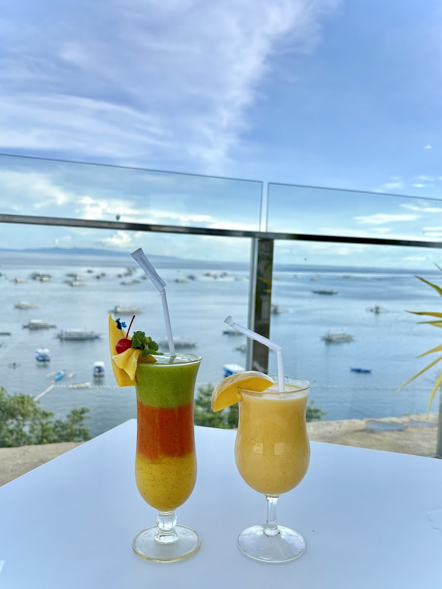 Salt & Sky Rooftop Lounge Photo 4
