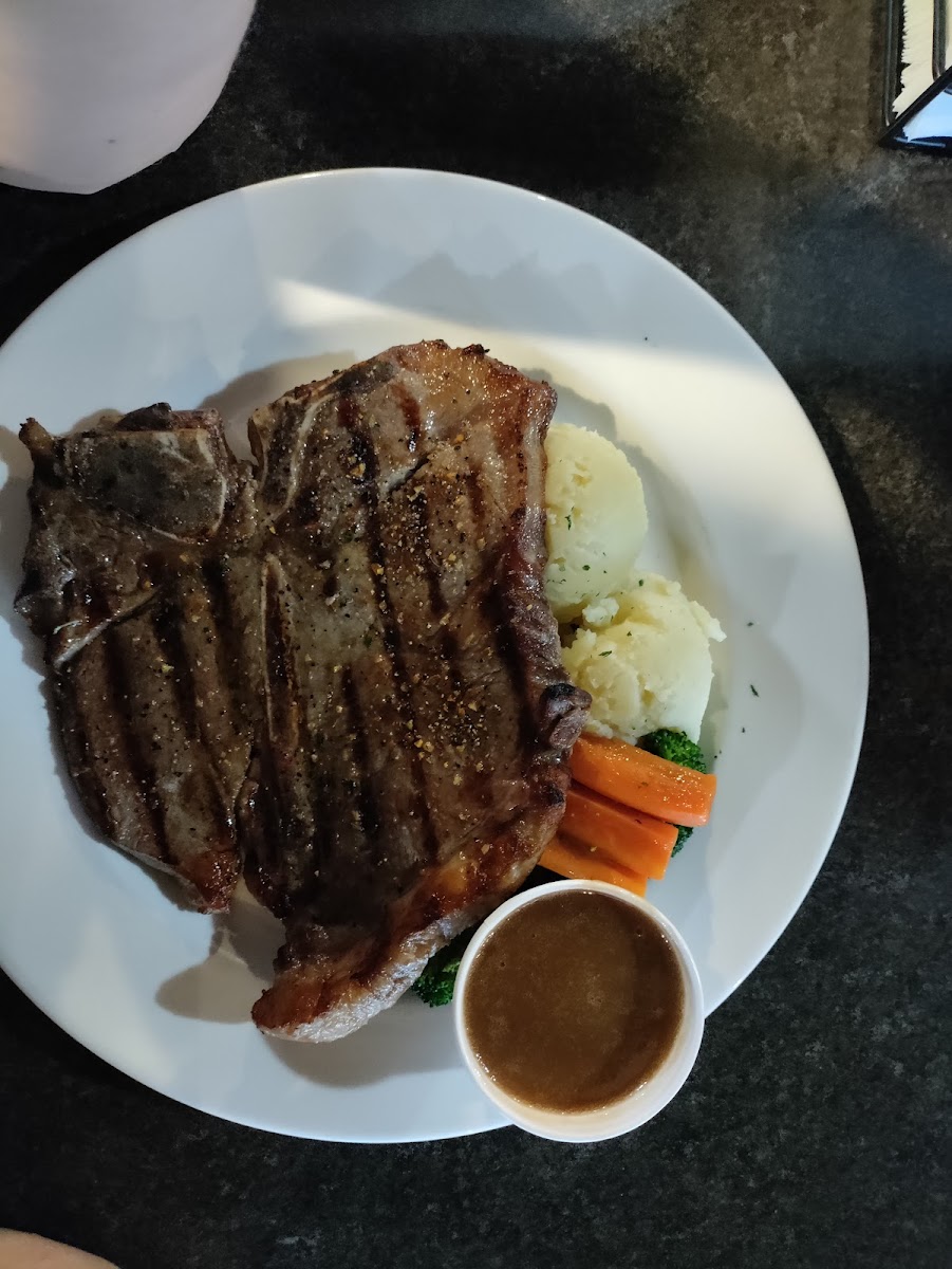 Wilmie's You Bar and Grill Photo 7