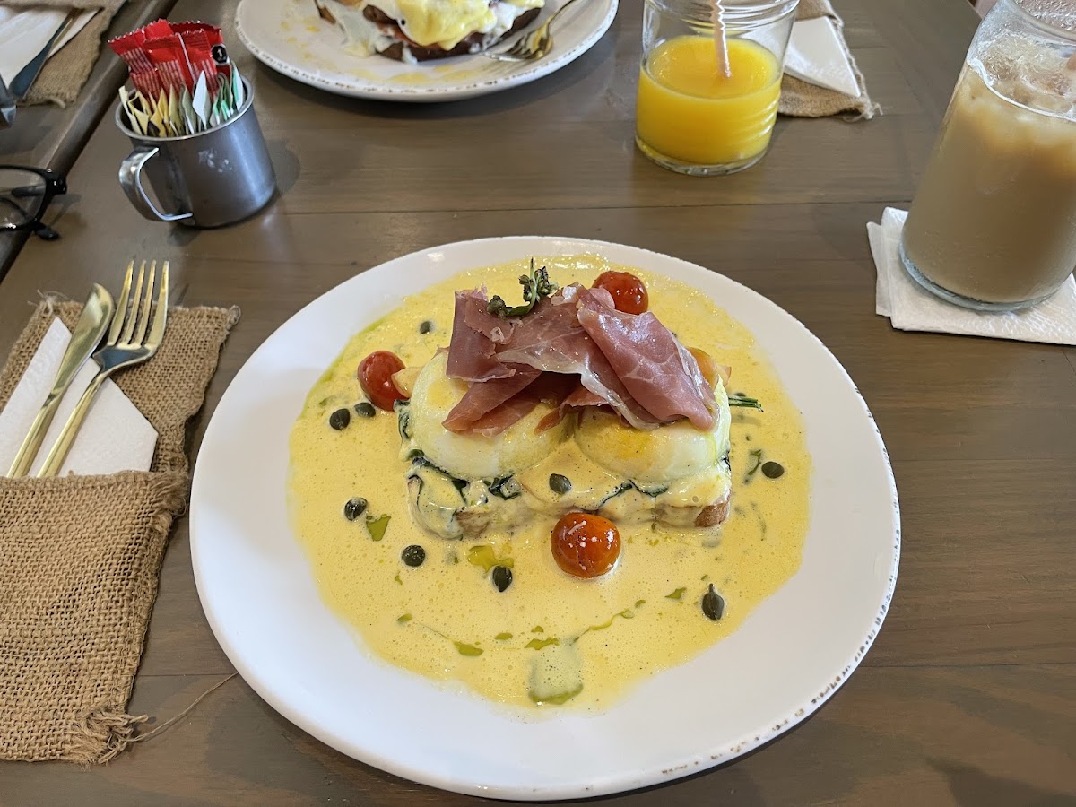 Reina Comfort Food Cumbres Photo 4