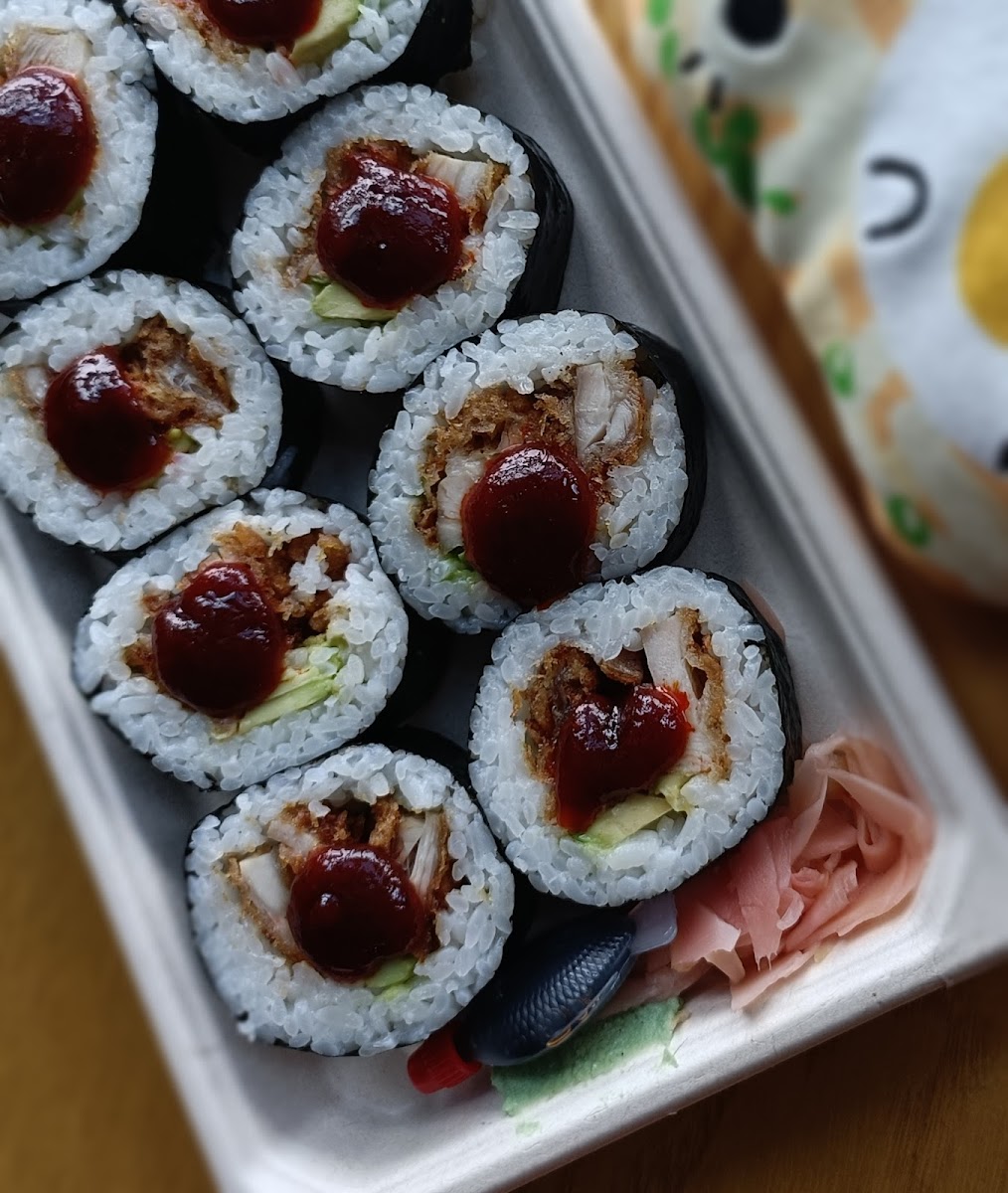 SuRa Sushi Photo 10