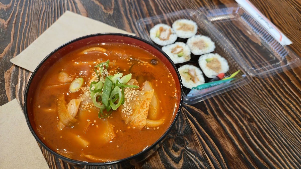 SuRa Sushi Photo 3