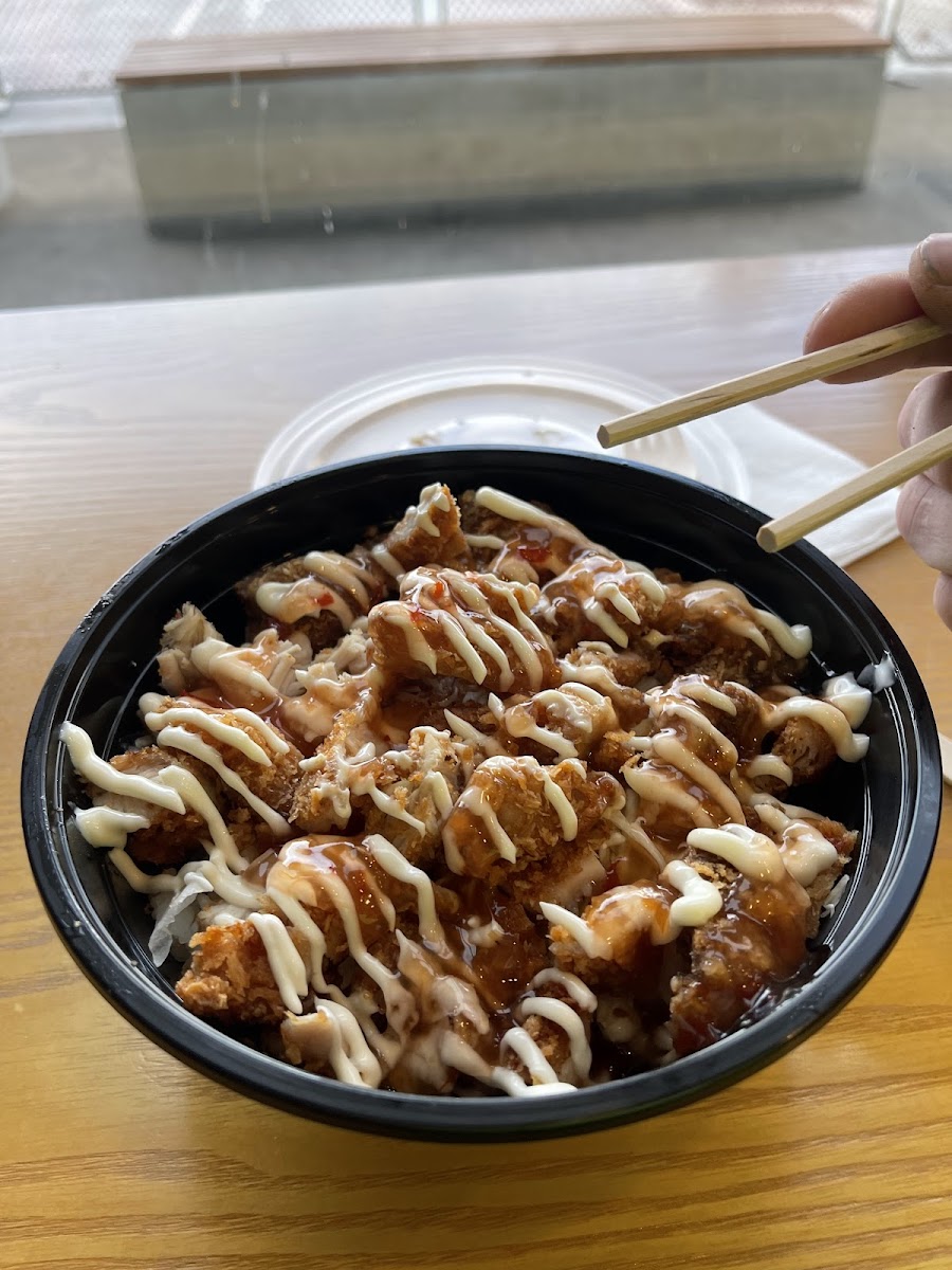 SuRa Sushi Photo 4