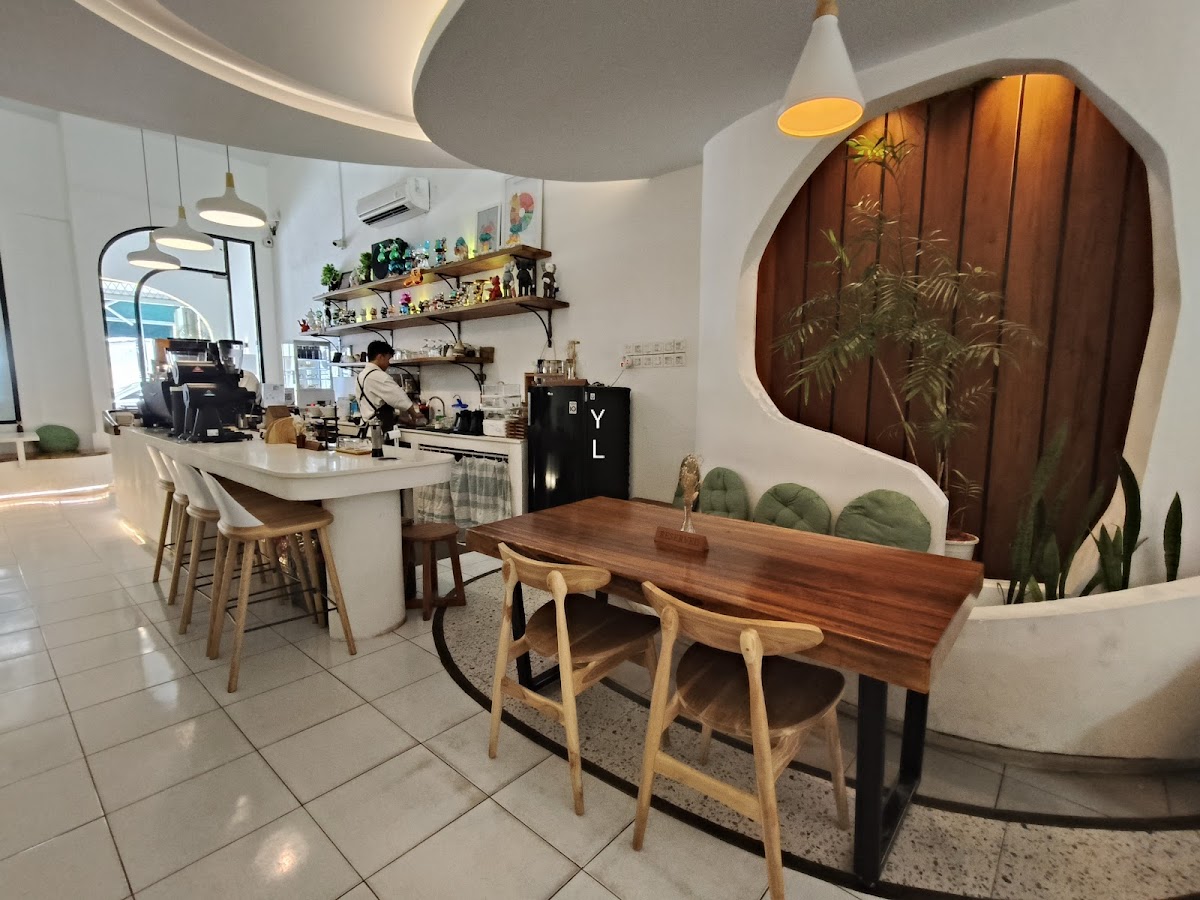 Fred Brew Coffee House Photo 4
