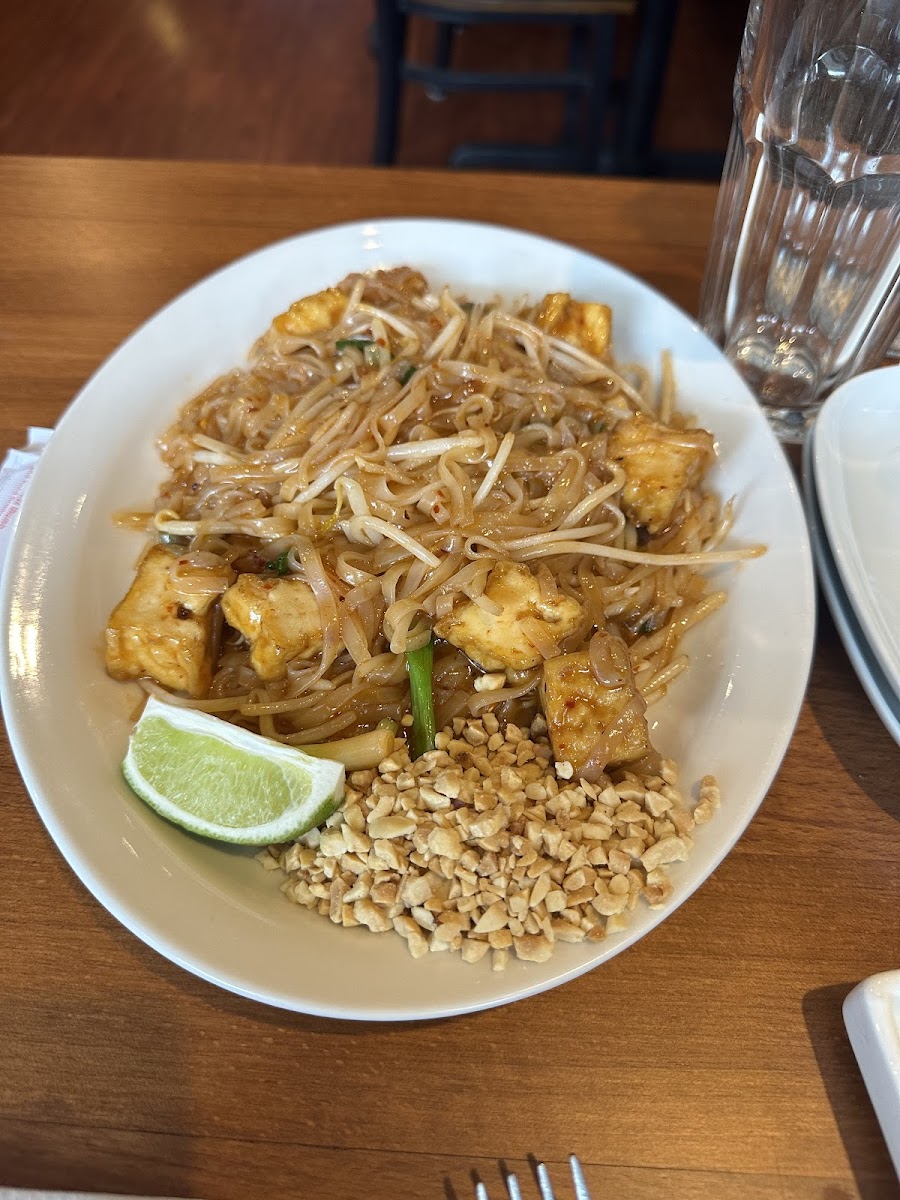 Thai Golden Bowl Photo 5