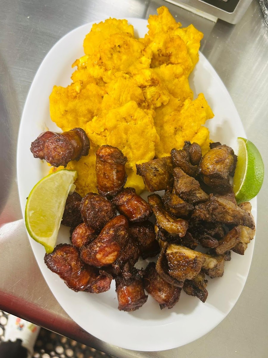 Nenito chimi restaurant Photo 2