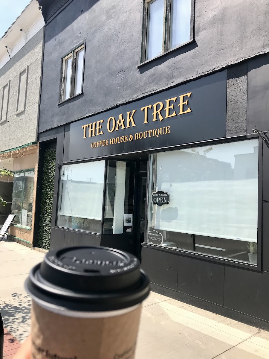 The Oak Tree Coffee House & Boutique Photo 3