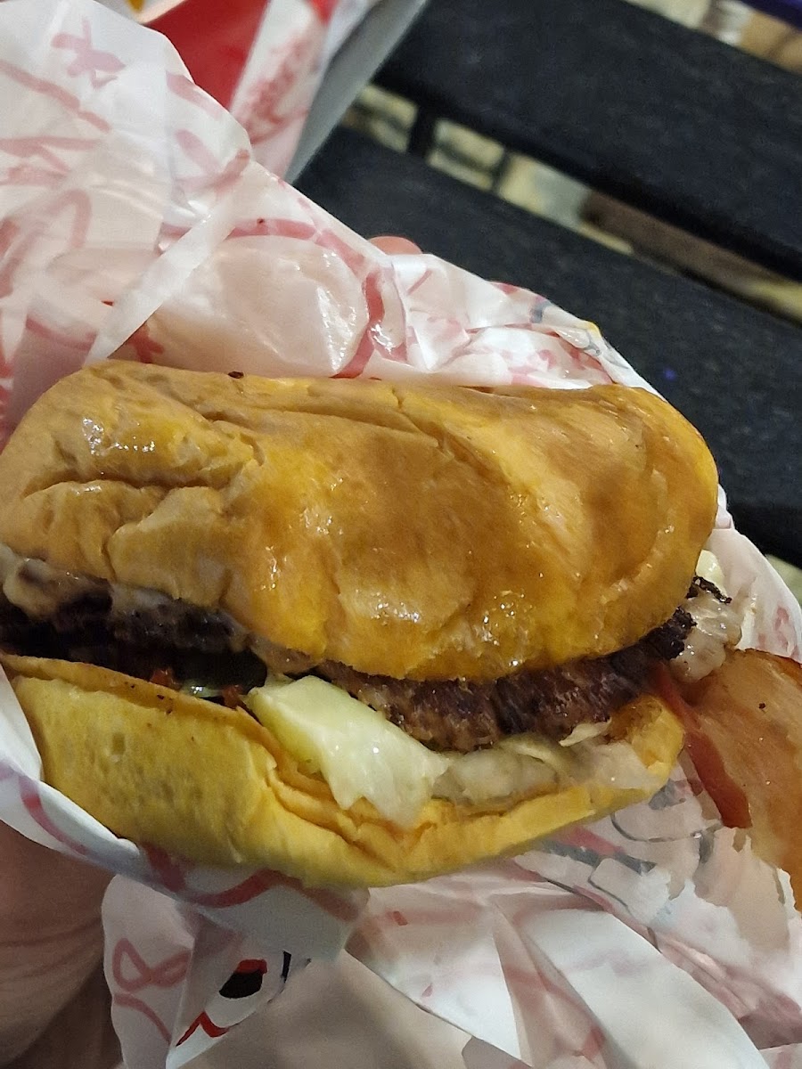 SLURP - The Burger Club Photo 5