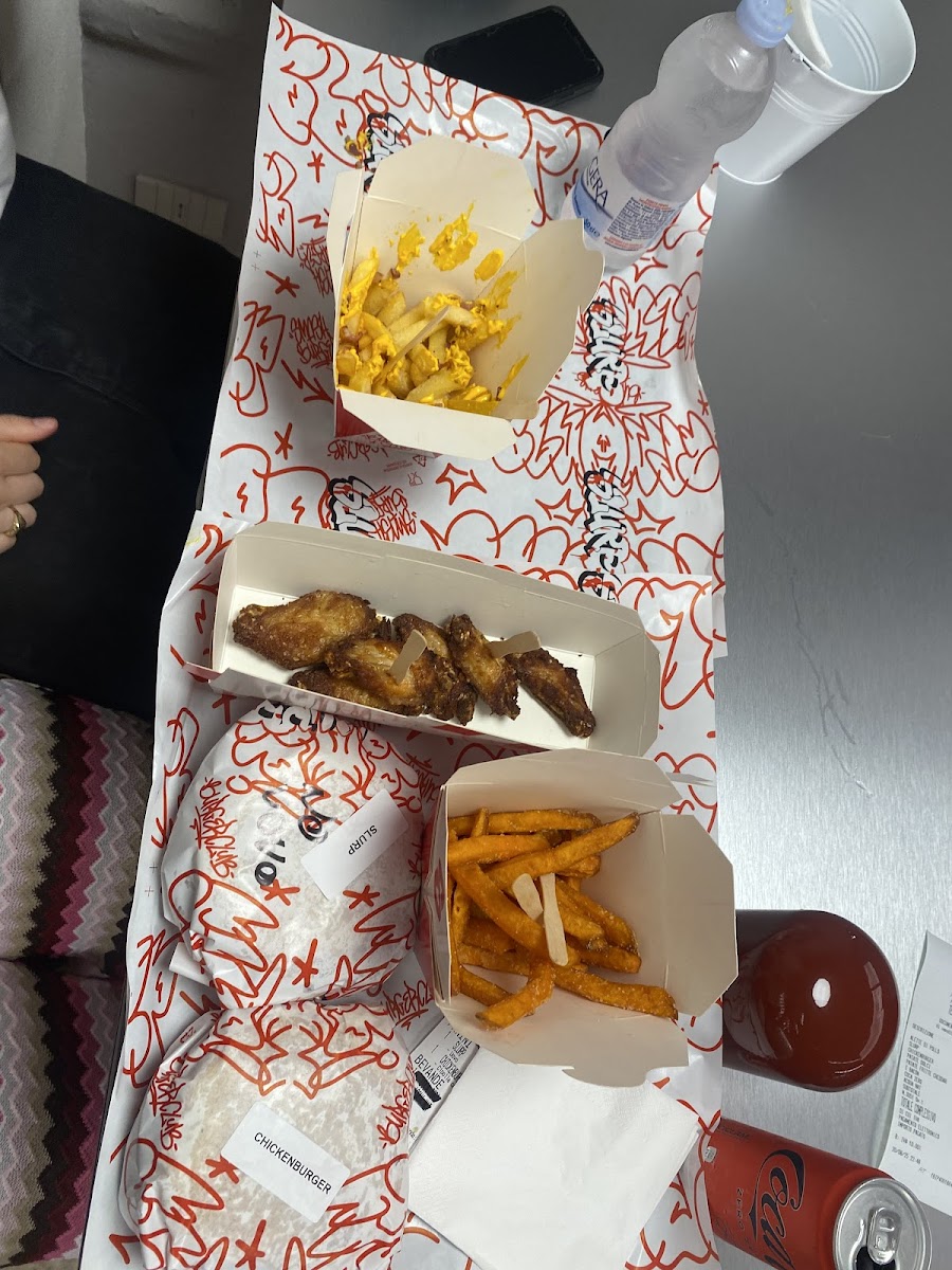 SLURP - The Burger Club Photo 7