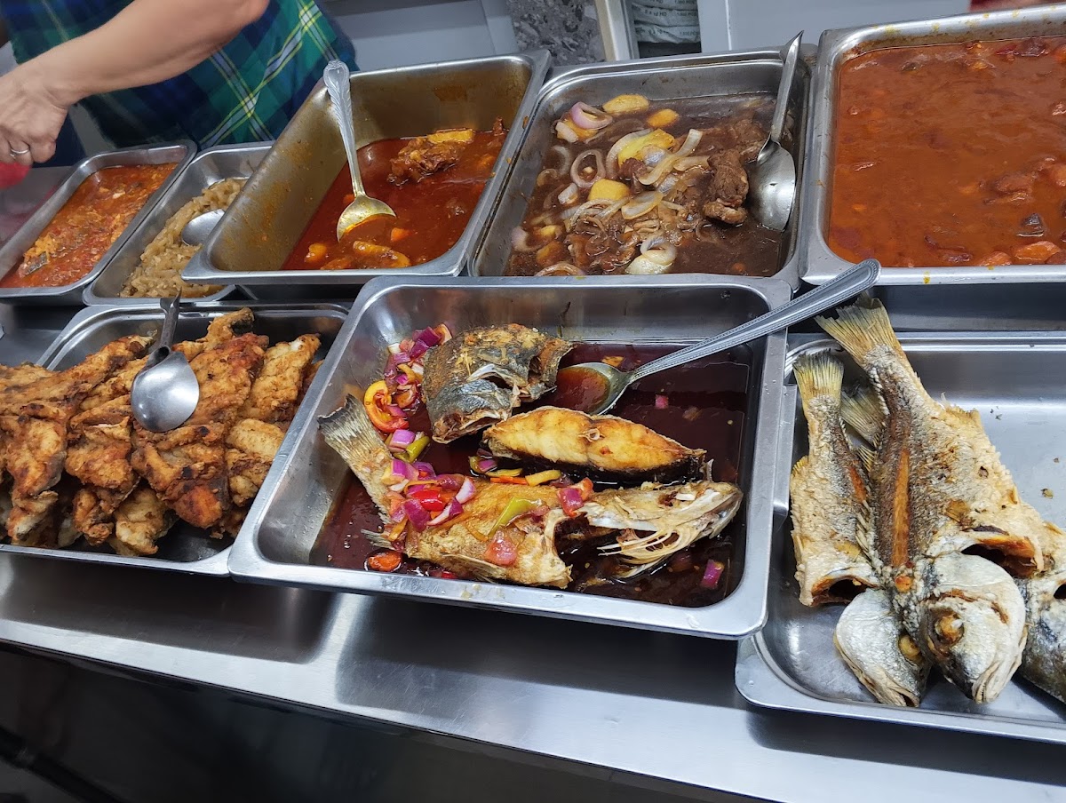 Aling Mely's Carinderia Photo 3