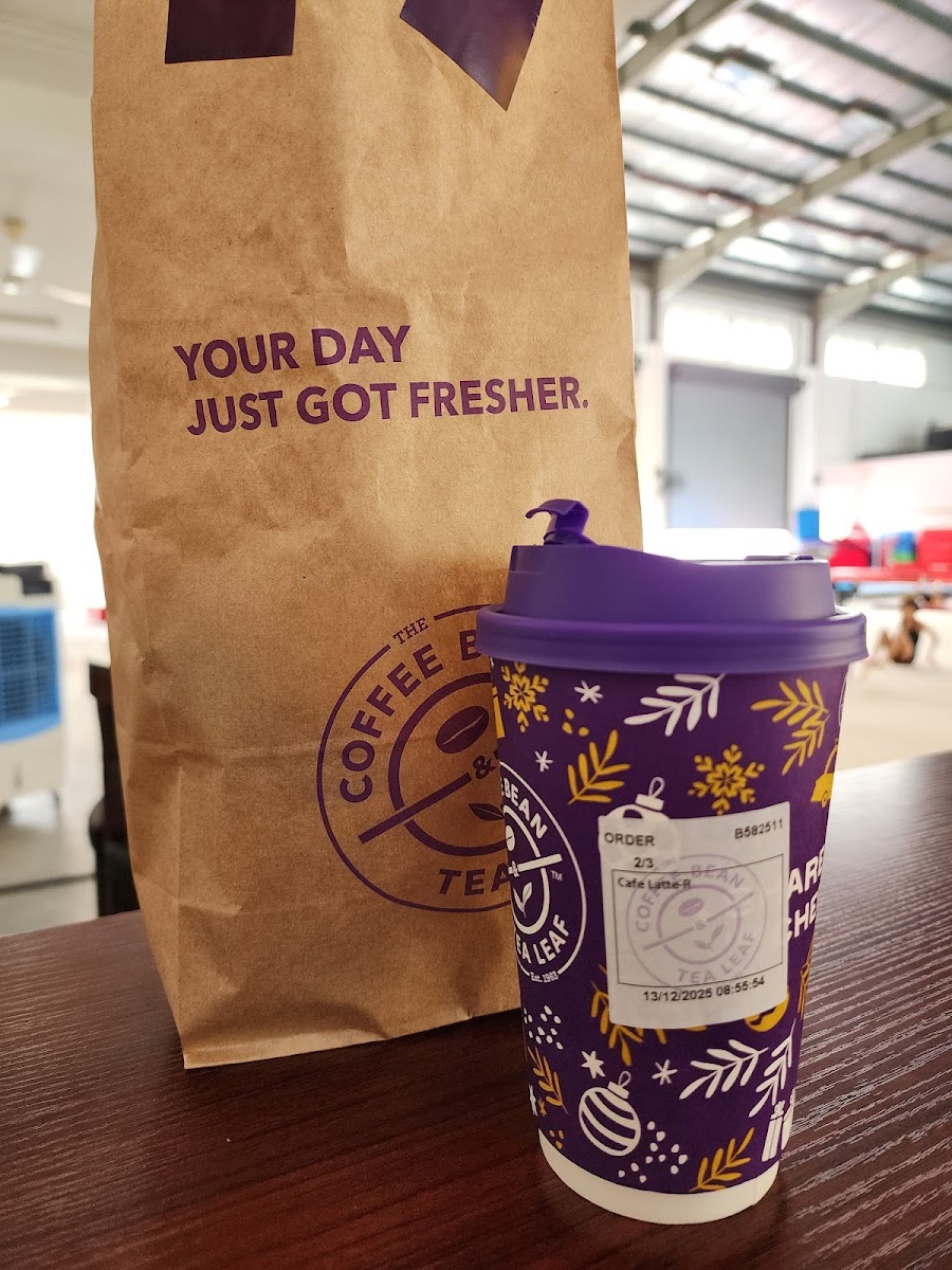 The Coffee Bean & Tea Leaf MKH Boulevard Kajang Photo 10