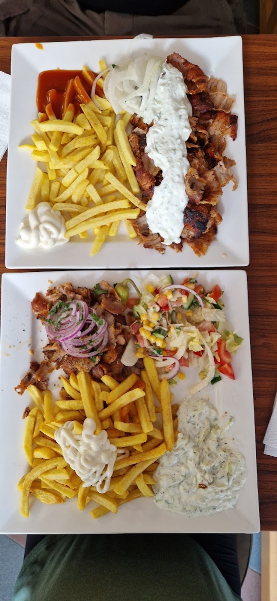 Rebas Gyros Grill Photo 5
