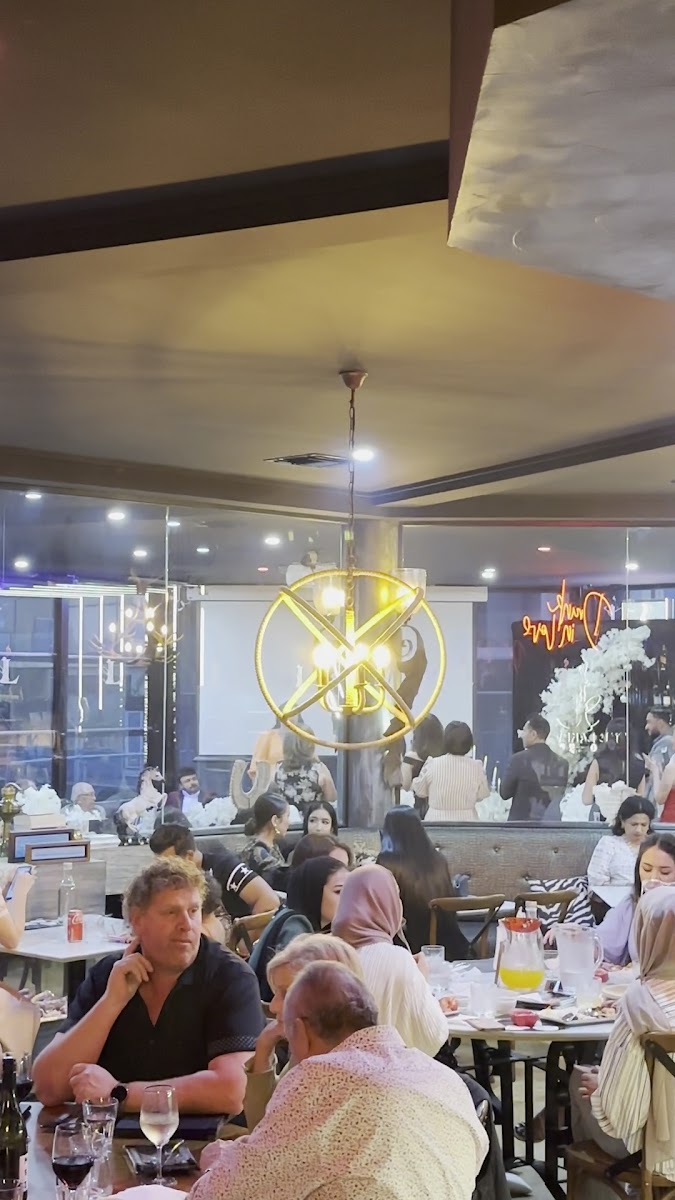 Summer Restaurant Photo 2