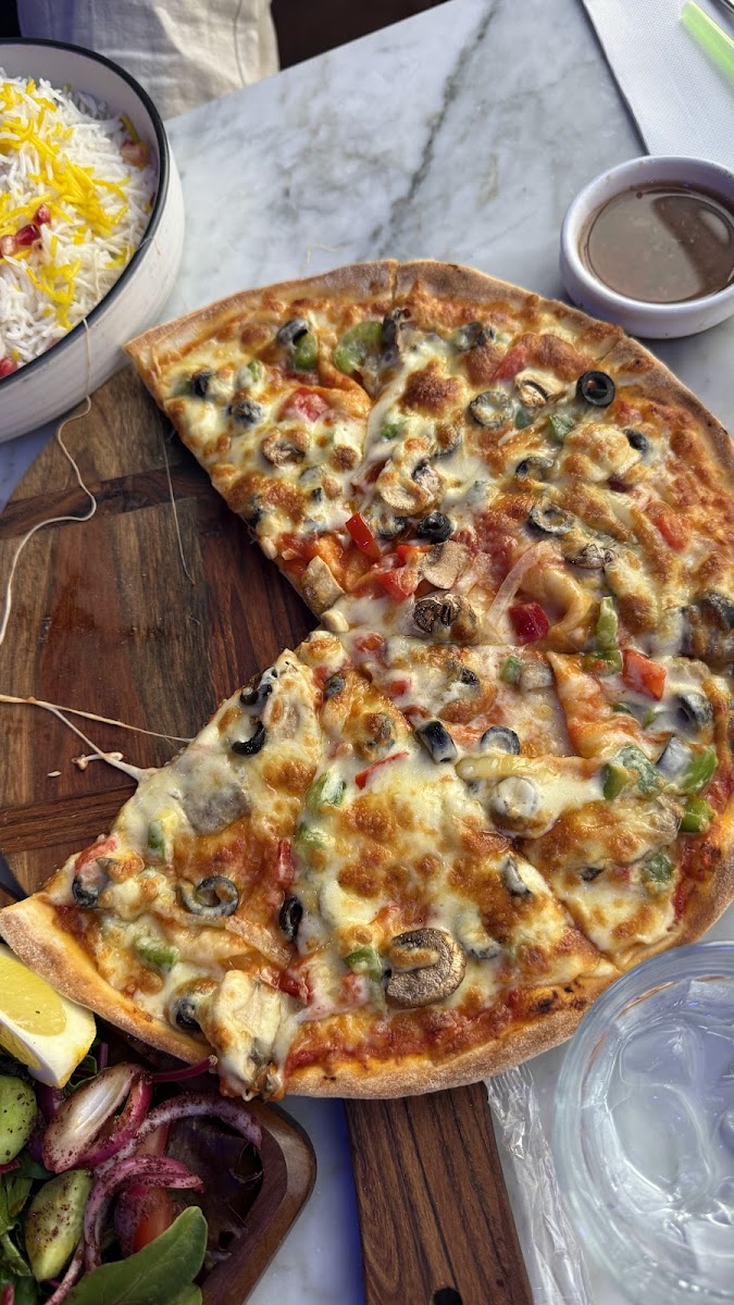 Summer Restaurant Photo 6